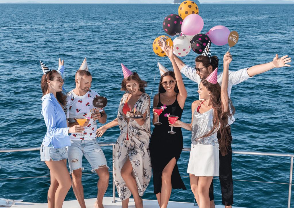 Teknede Doğum Günü Partisi